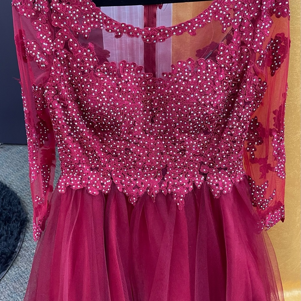 Chicas short party dress or special occasion